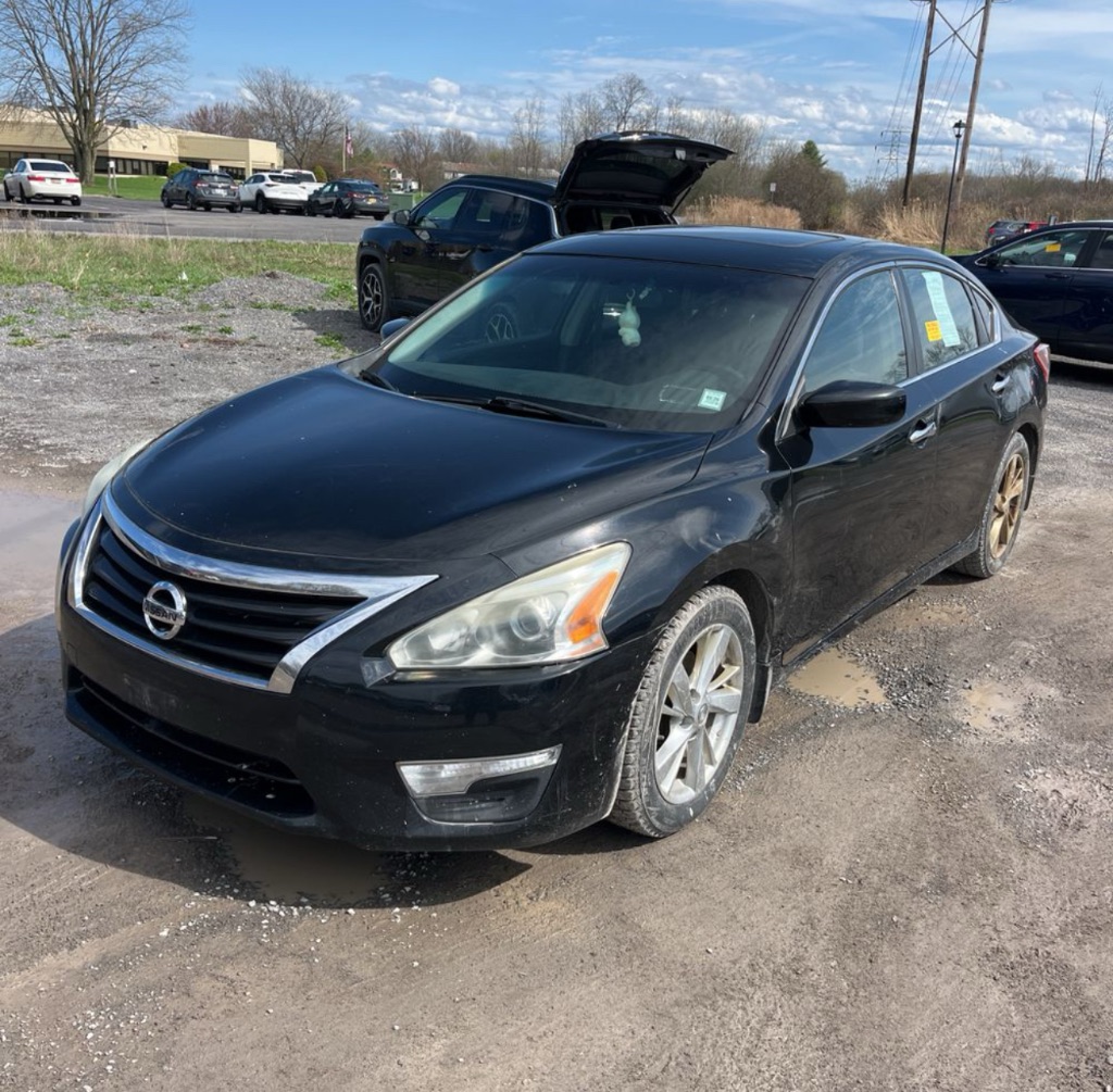 2013 Nissan Altima - $3,500