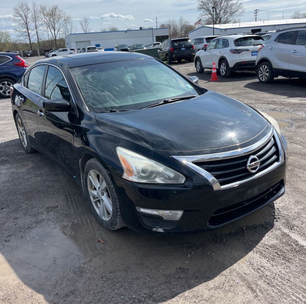 2013 Nissan Altima - $3,500