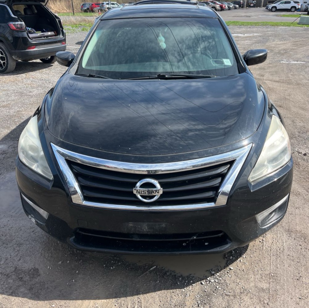 2013 Nissan Altima - $3,500