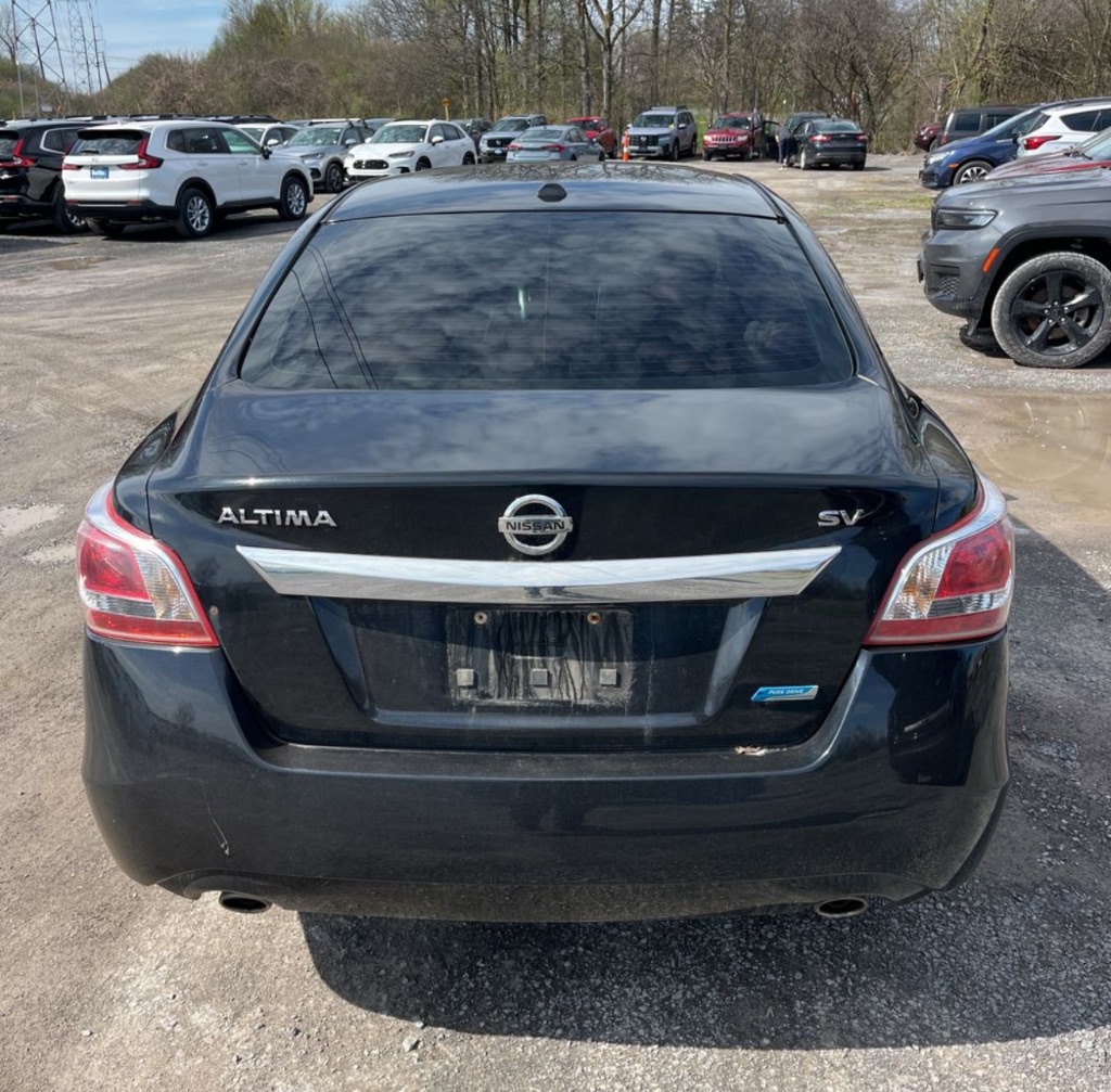 2013 Nissan Altima - $3,500