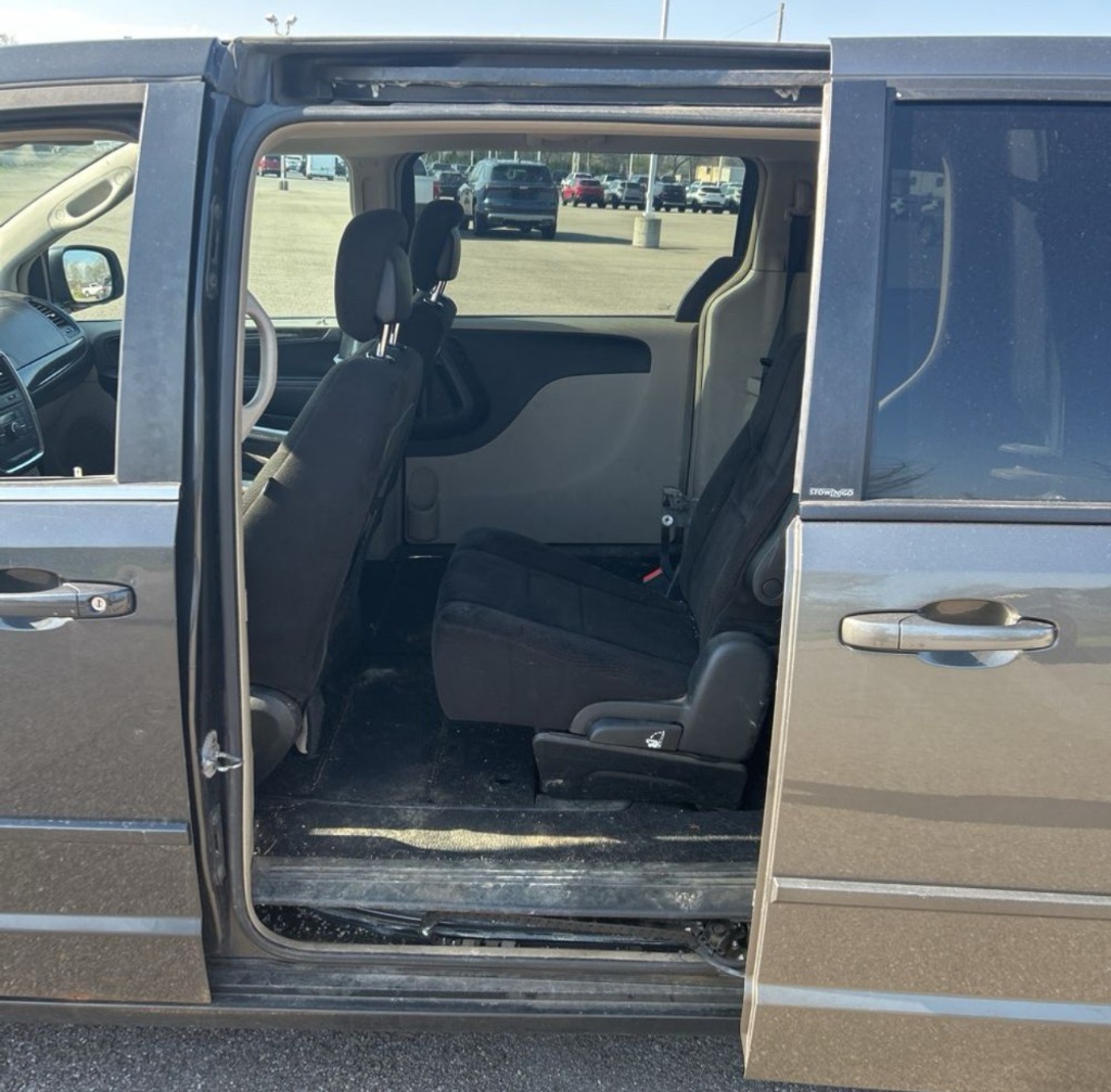 2012 Dodge Grand Caravan - $2,000