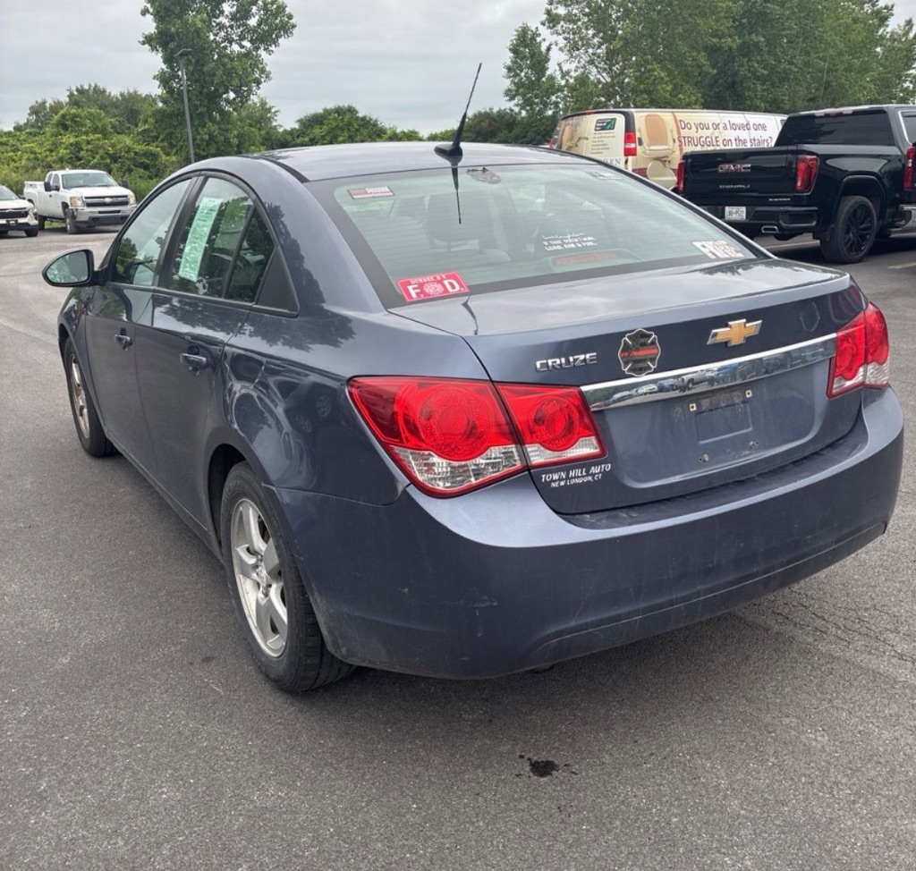 2013 Chevrolet Cruze - $2,000
