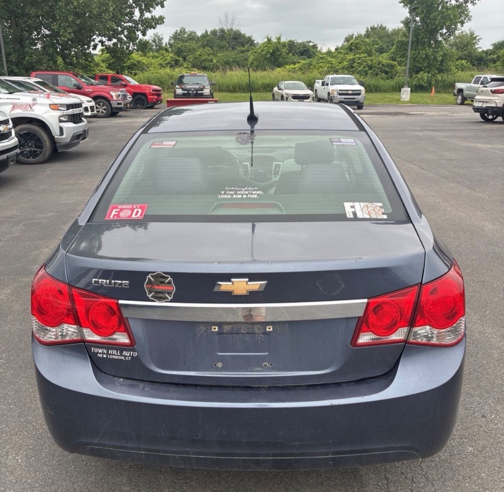 2013 Chevrolet Cruze - $2,000
