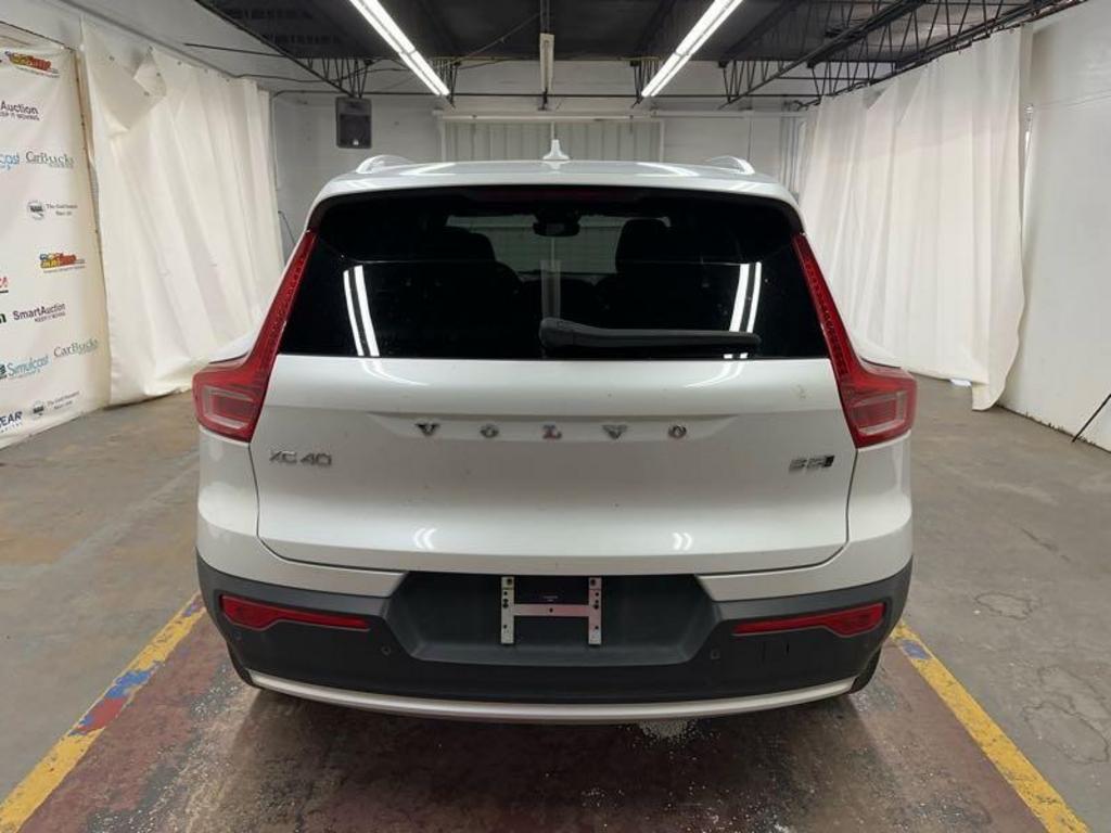 2023 Volvo XC40 - $31,500