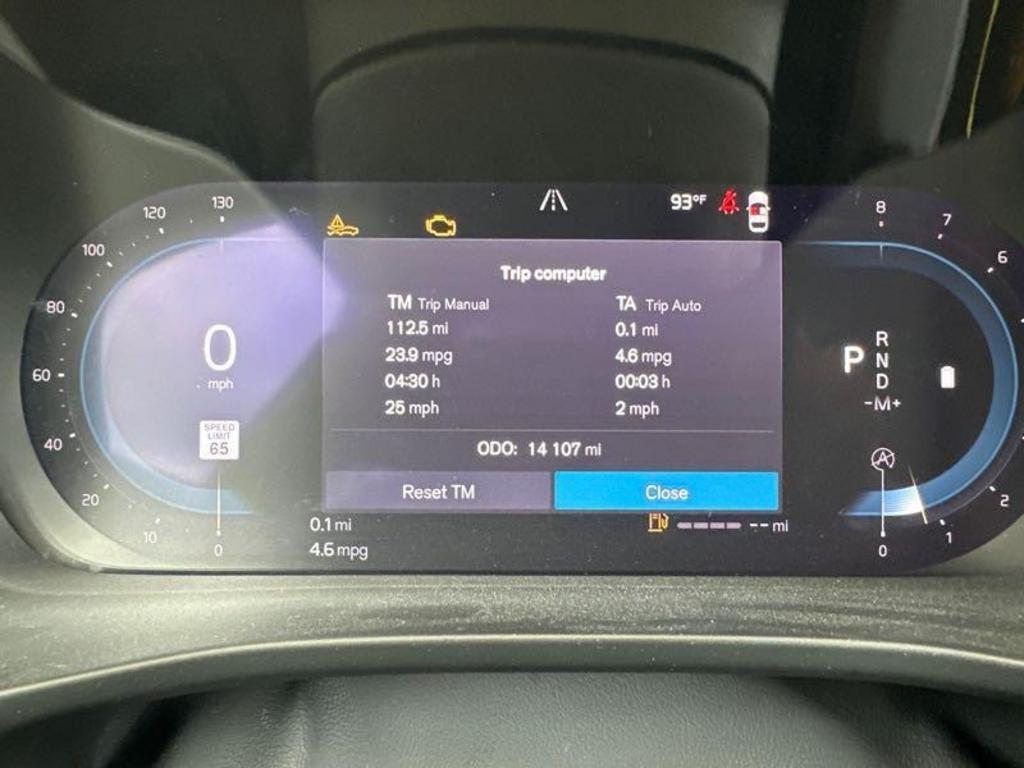 2023 Volvo XC40 - $31,500