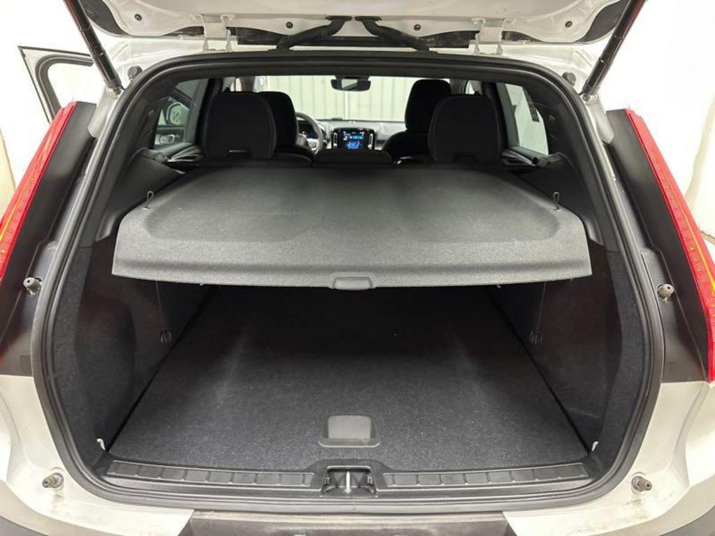2023 Volvo XC40 - $31,500