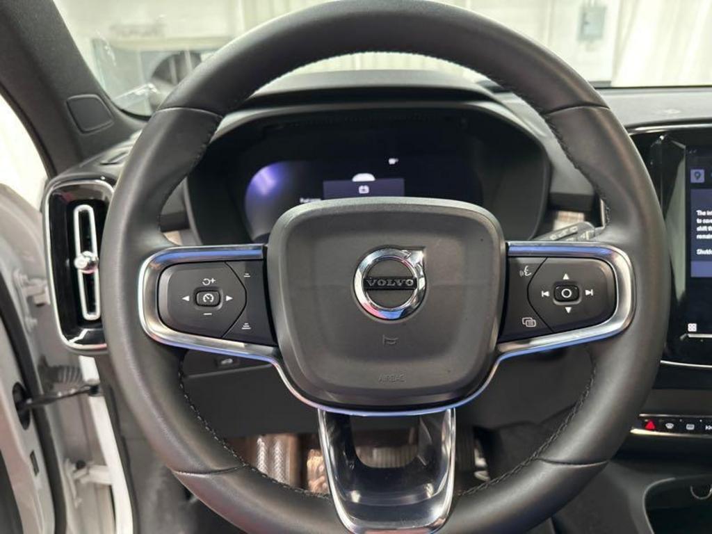 2023 Volvo XC40 - $31,500