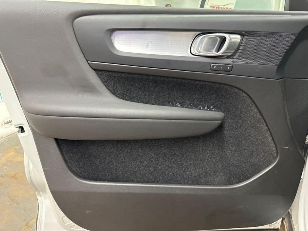 2023 Volvo XC40 - $31,500