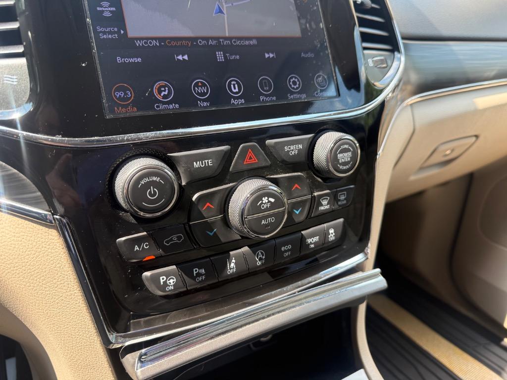 2020 Jeep Cherokee - $16,999
