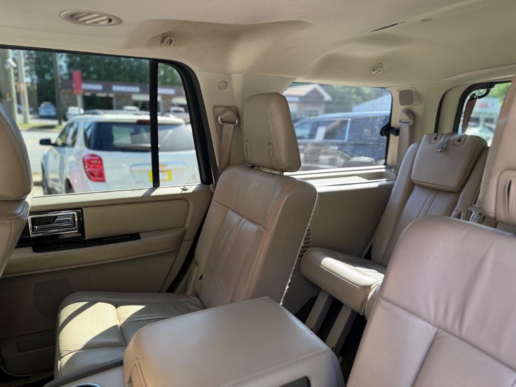 2016 Lincoln Navigator - $10,499