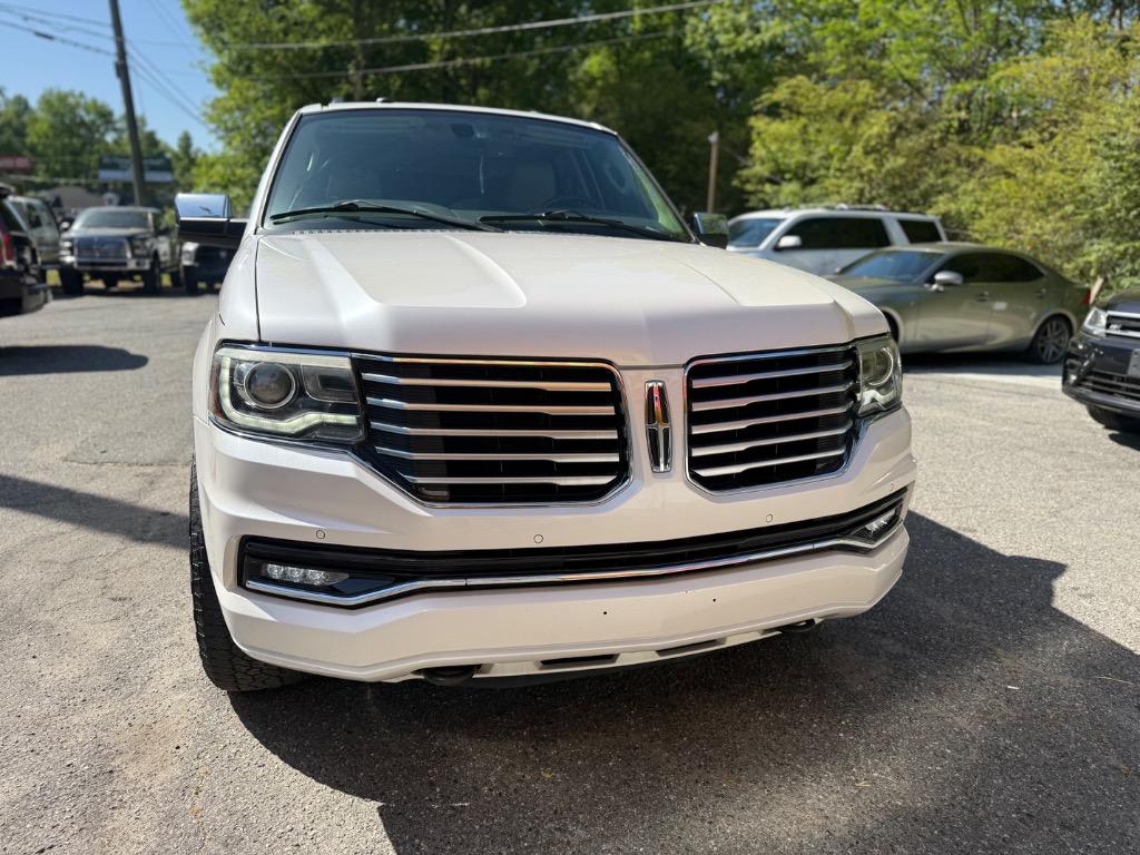 2016 Lincoln Navigator - $10,499