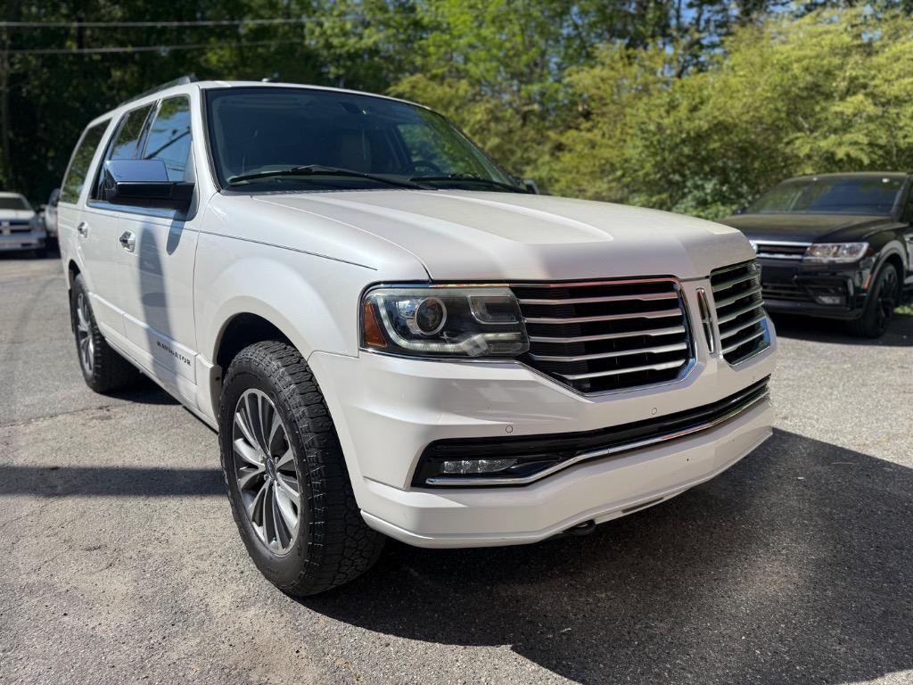 2016 Lincoln Navigator - $10,499