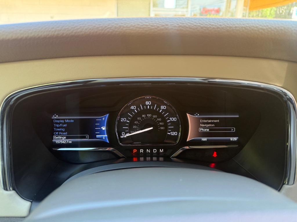 2016 Lincoln Navigator - $10,499