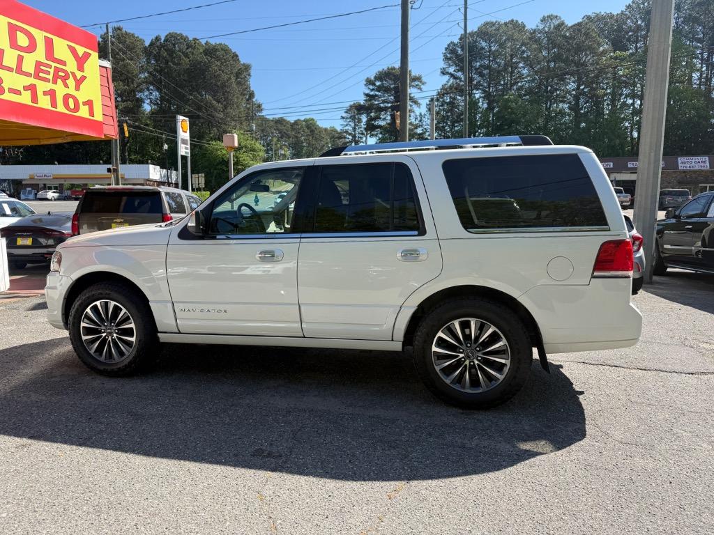 2016 Lincoln Navigator - $10,499