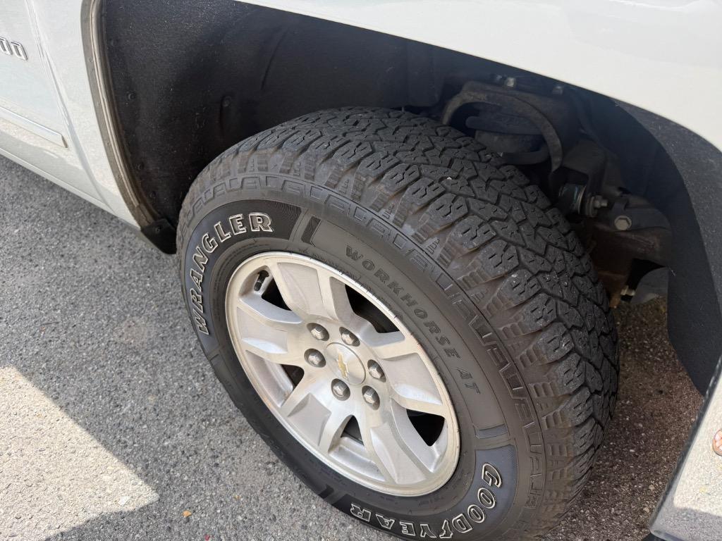 2019 Chevrolet Silverado Ld - $21,499