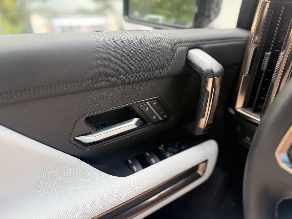 2025 GMC Hummer EV SUT - $72,999