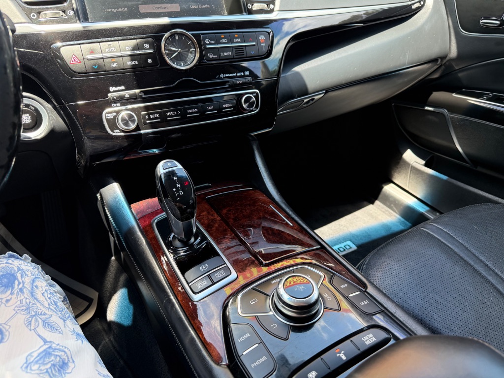 2015 Kia K900 - $10,699