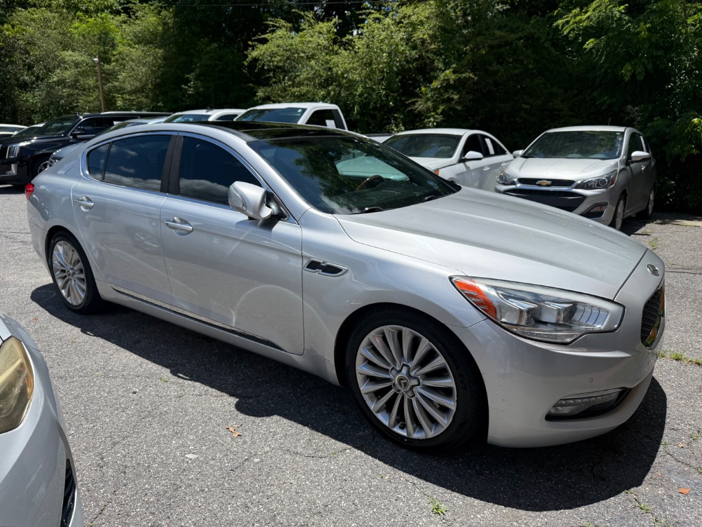 2015 Kia K900 - $10,699