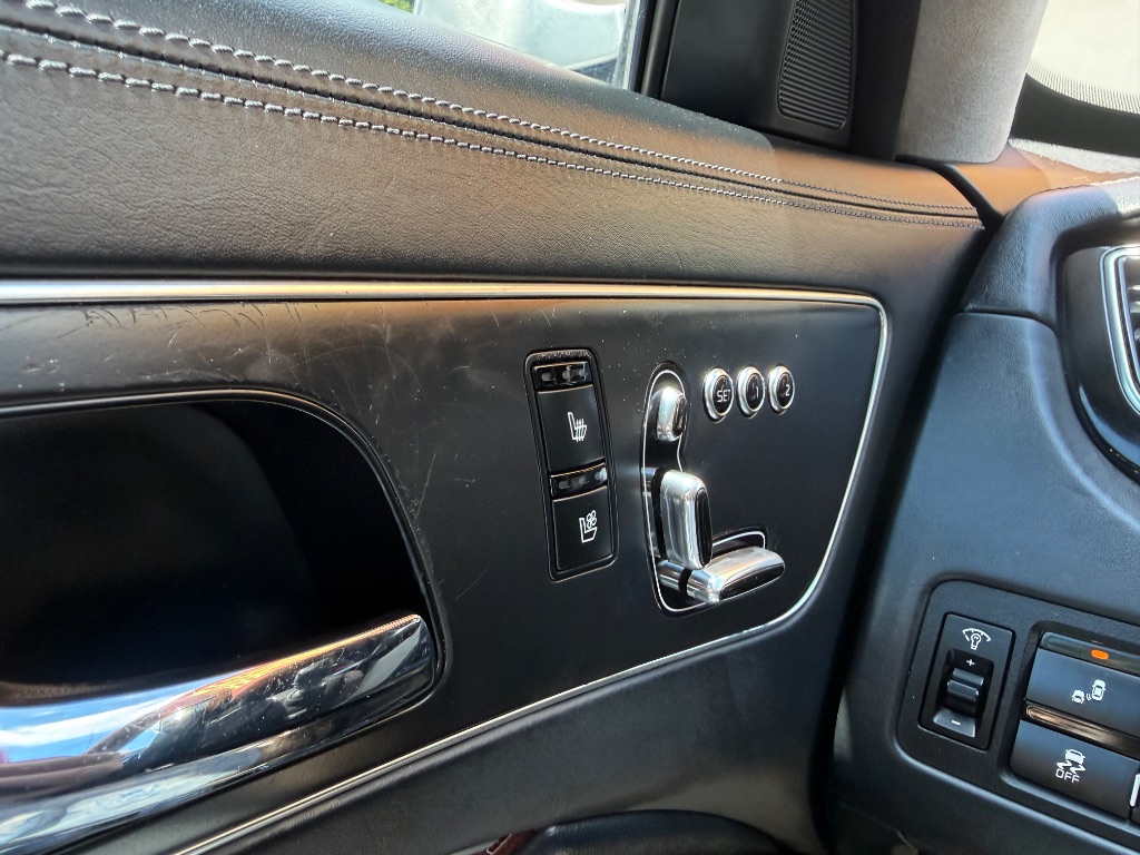 2015 Kia K900 - $10,699