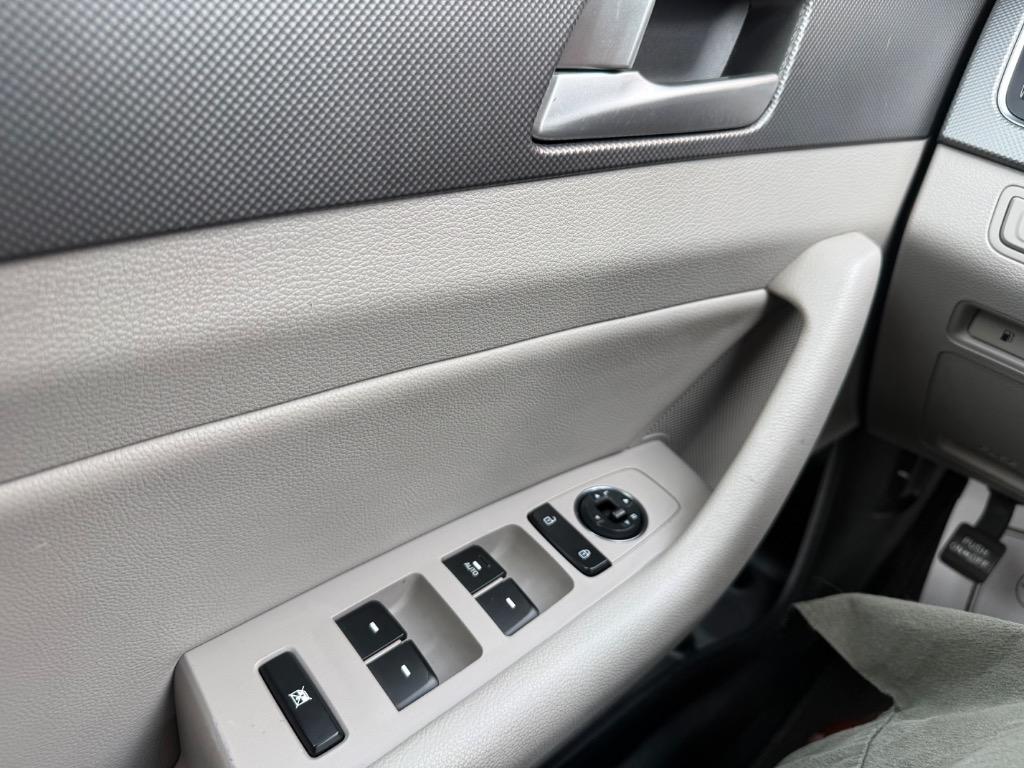 2015 Hyundai Sonata - $8,999