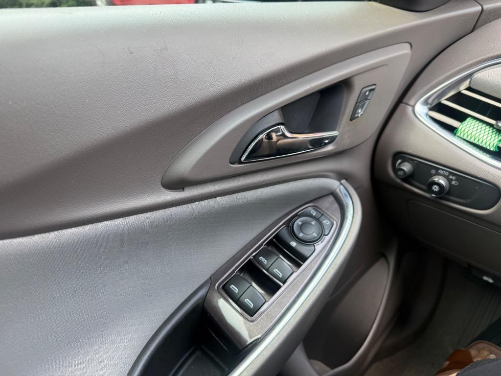 2017 Chevrolet Malibu - $9,999