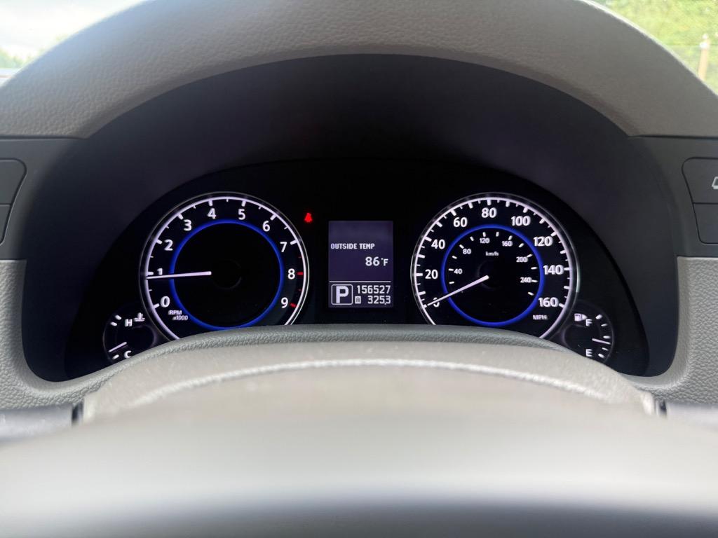 2011 INFINITI G - $9,799