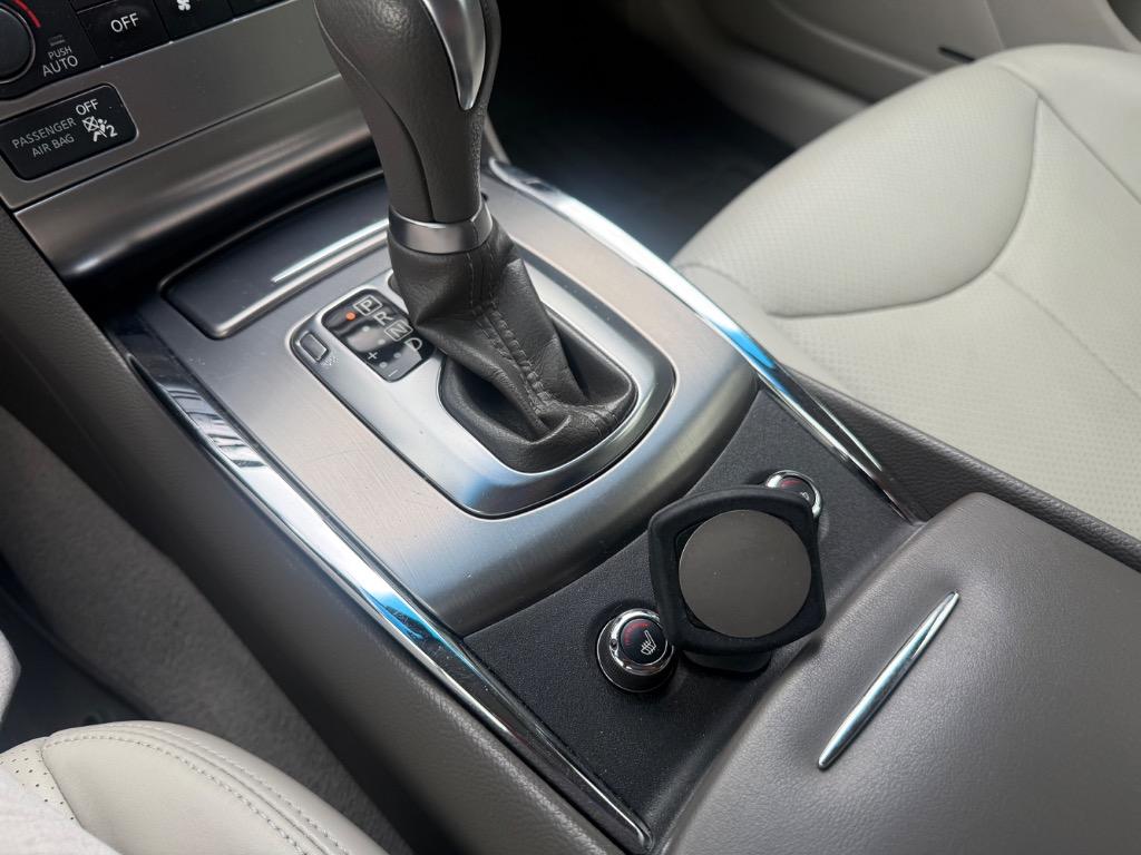 2011 INFINITI G - $9,799