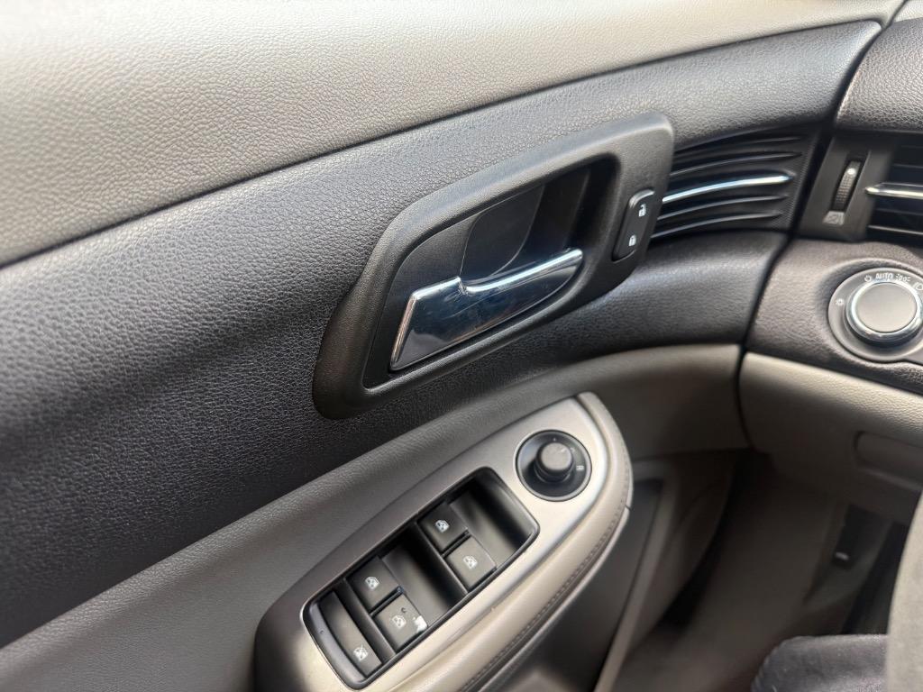 2016 Chevrolet Malibu - $6,999