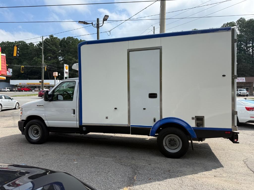 2023 Ford E-350 - $17,999