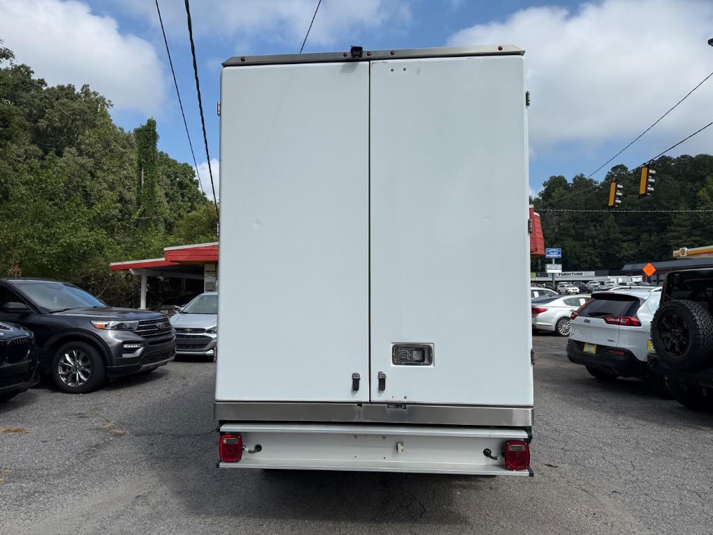 2023 Ford E-350 - $17,999