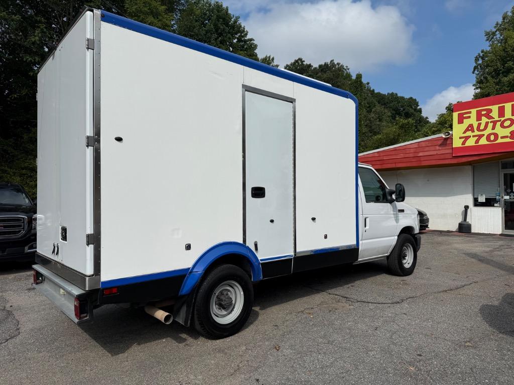 2023 Ford E-350 - $17,999