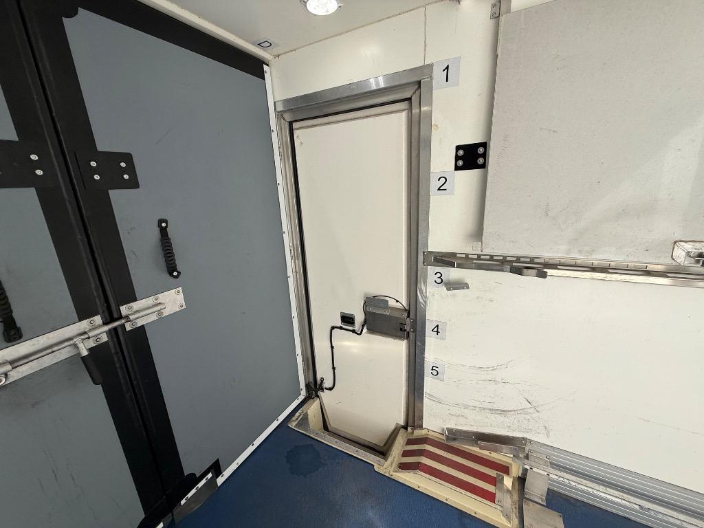 2023 Ford E-350 - $17,999