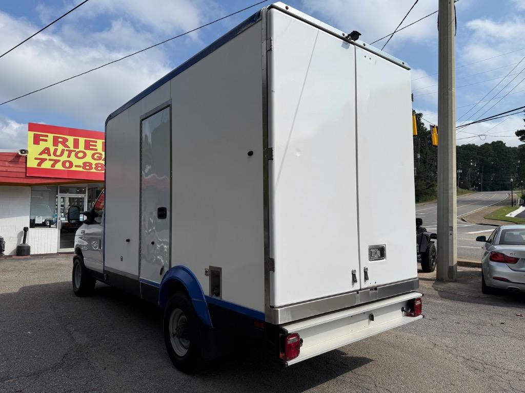 2023 Ford E-350 - $17,999