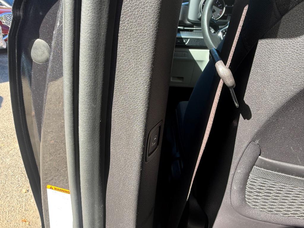 2024 Kia Carnival - $24,399