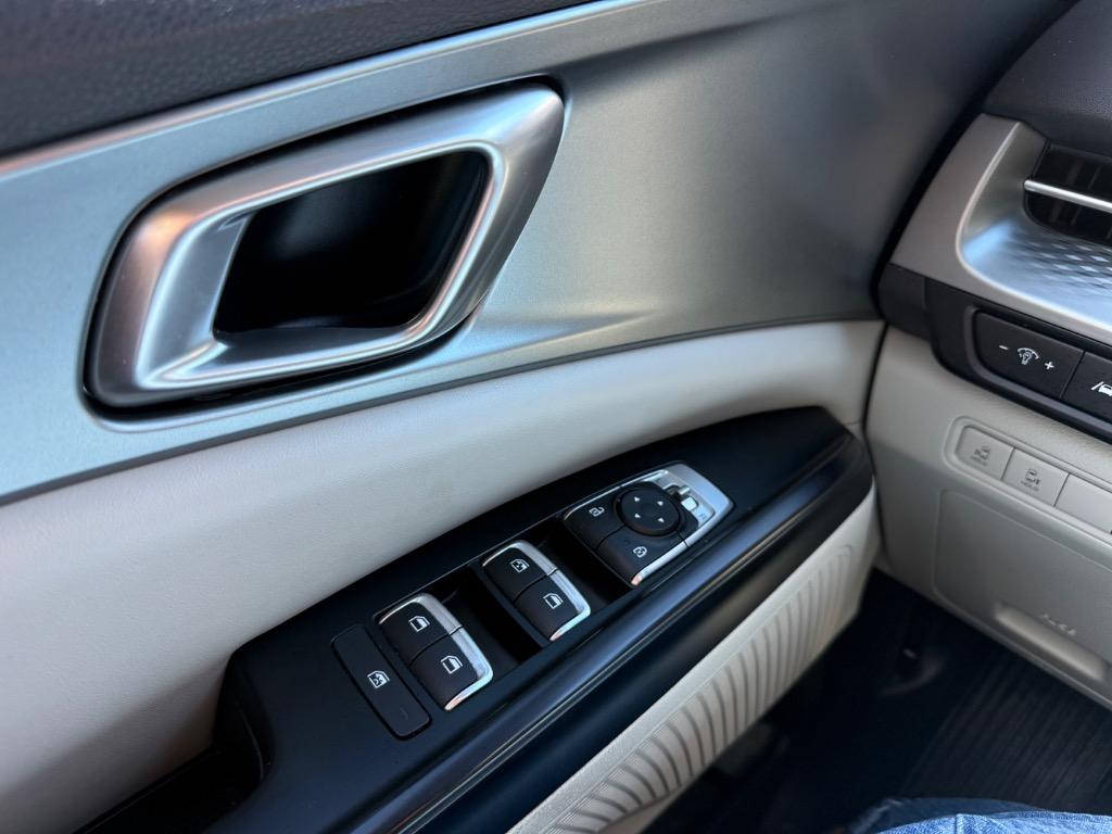 2024 Kia Carnival - $24,399