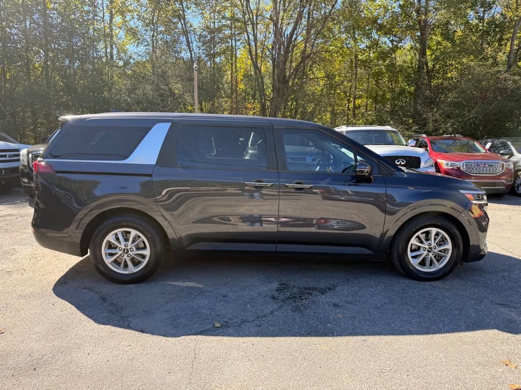 2024 Kia Carnival - $24,399