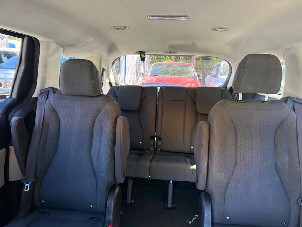 2024 Kia Carnival - $24,399