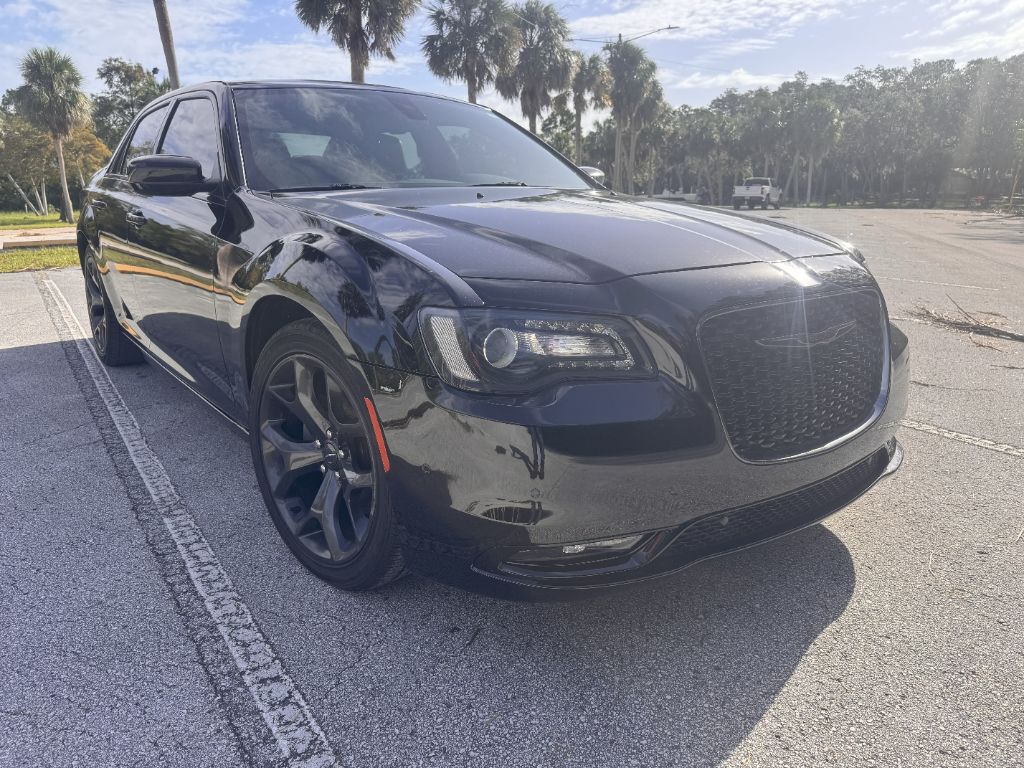 2021 Chrysler 300 - $14,800