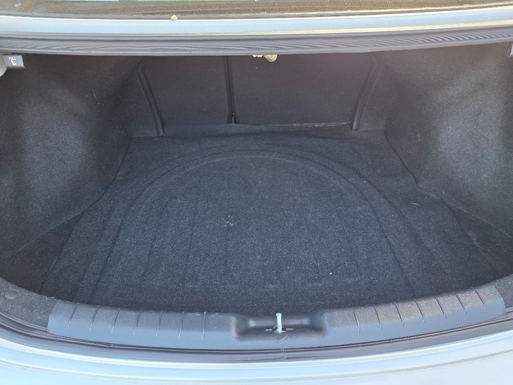 2019 Hyundai Elantra - $6,900