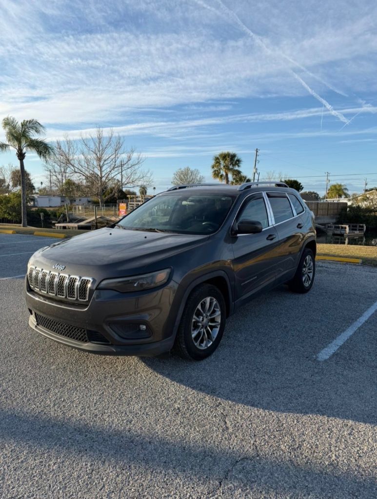2019 Jeep Cherokee - $8,900