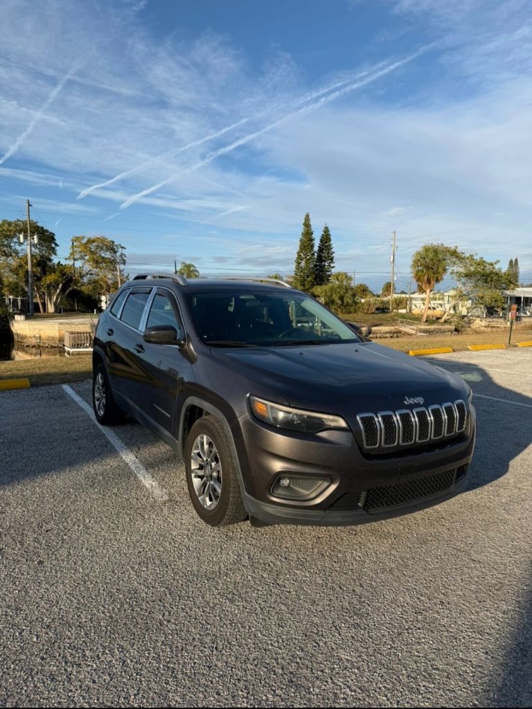 2019 Jeep Cherokee - $8,900
