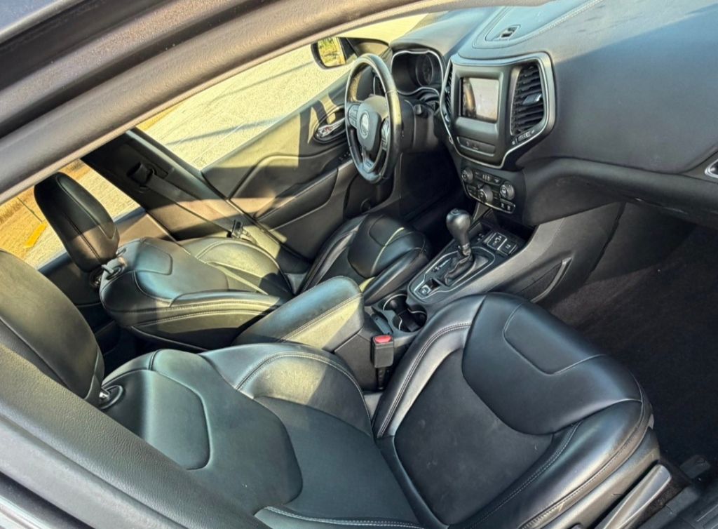 2019 Jeep Cherokee - $8,900
