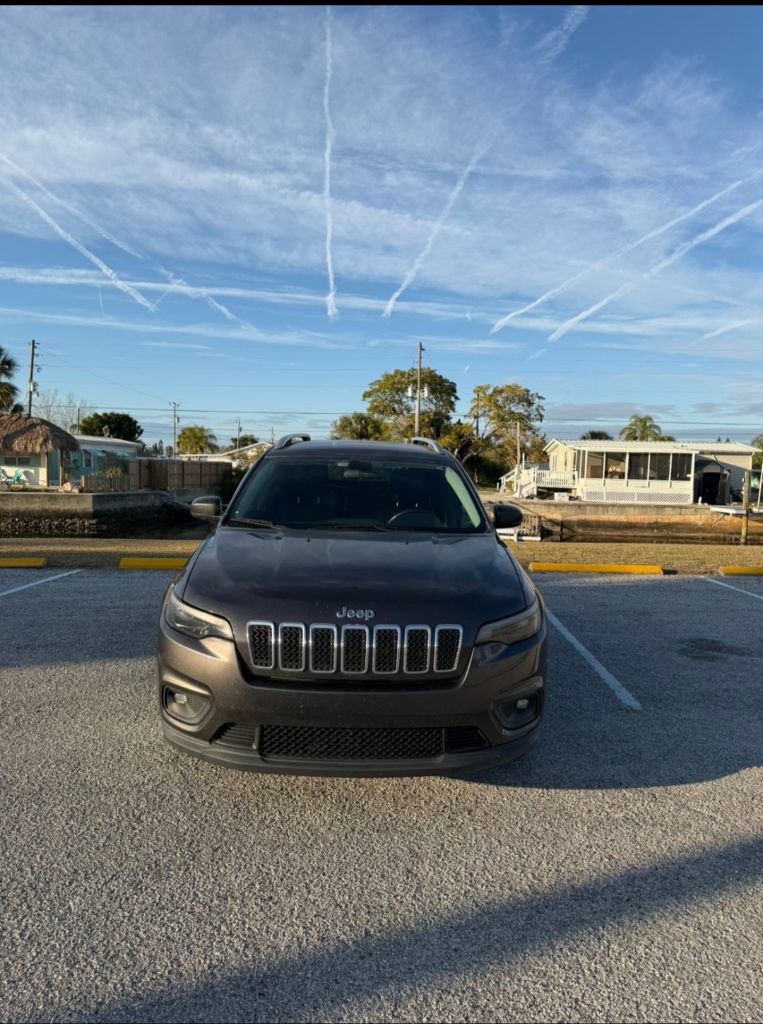 2019 Jeep Cherokee - $8,900