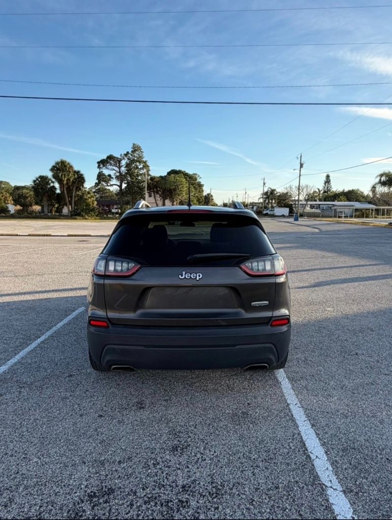 2019 Jeep Cherokee - $8,900