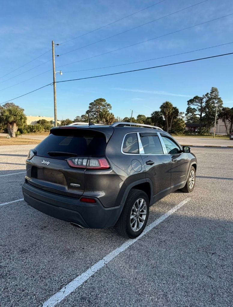 2019 Jeep Cherokee - $8,900