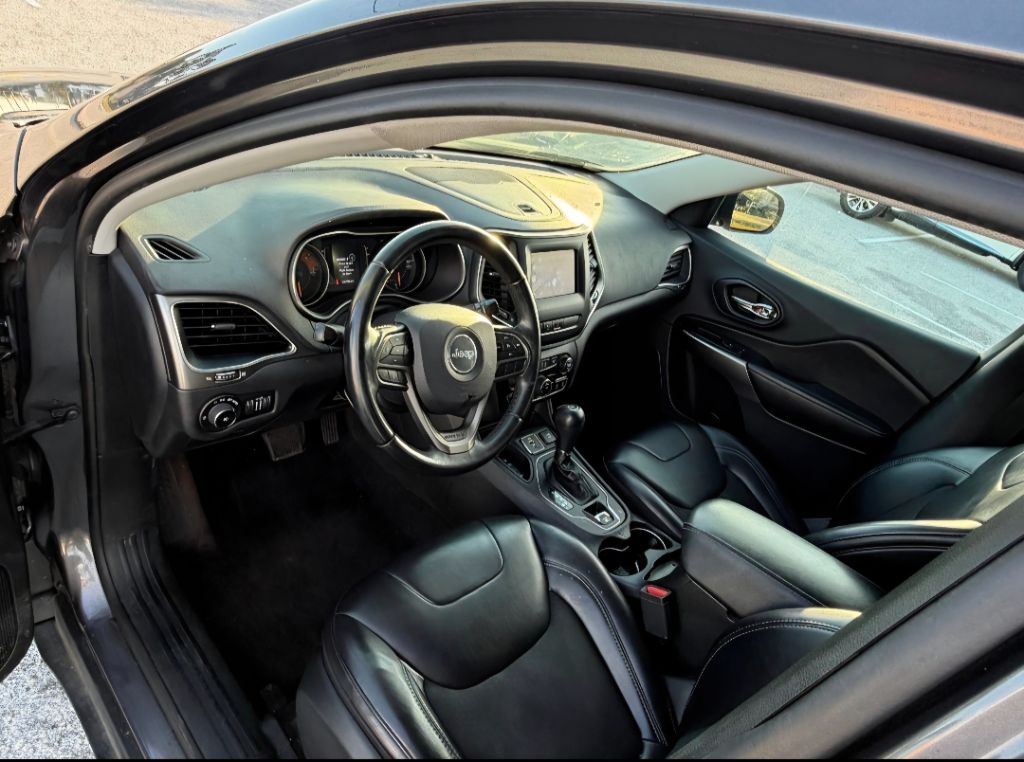 2019 Jeep Cherokee - $8,900