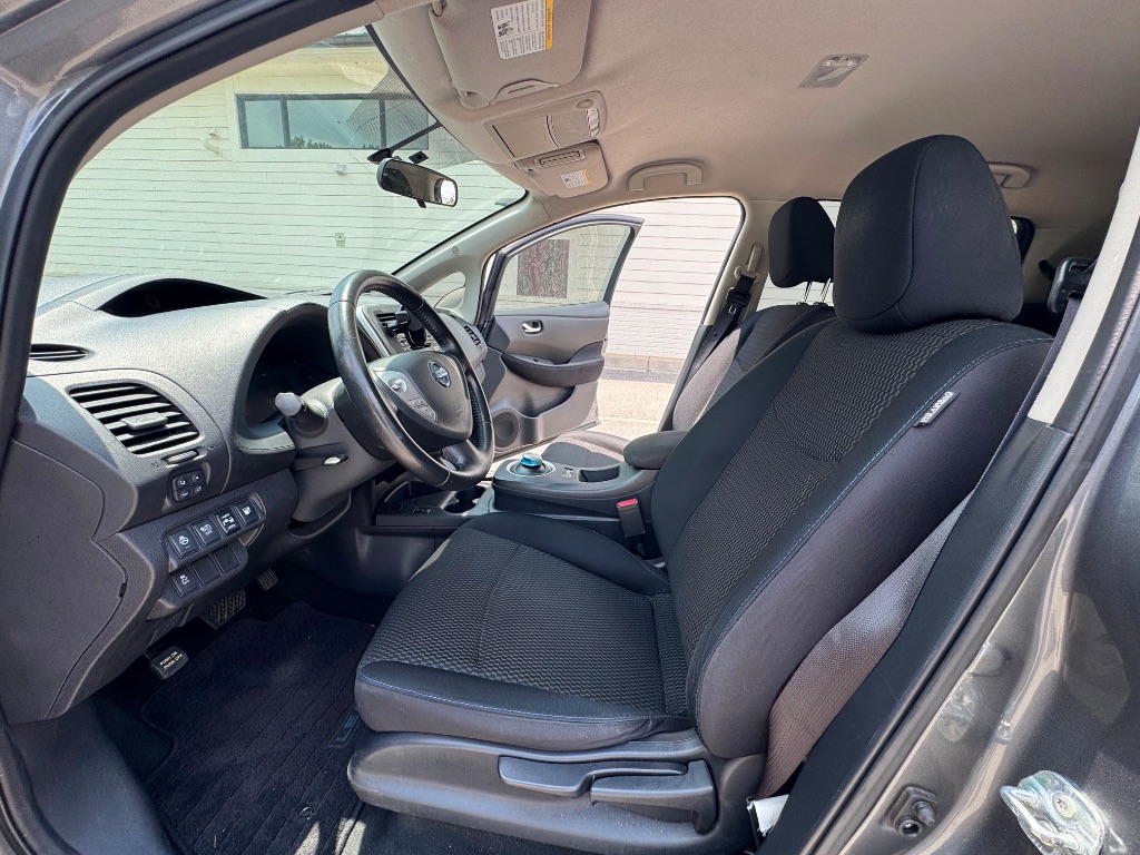 2014 Nissan LEAF - $3,950