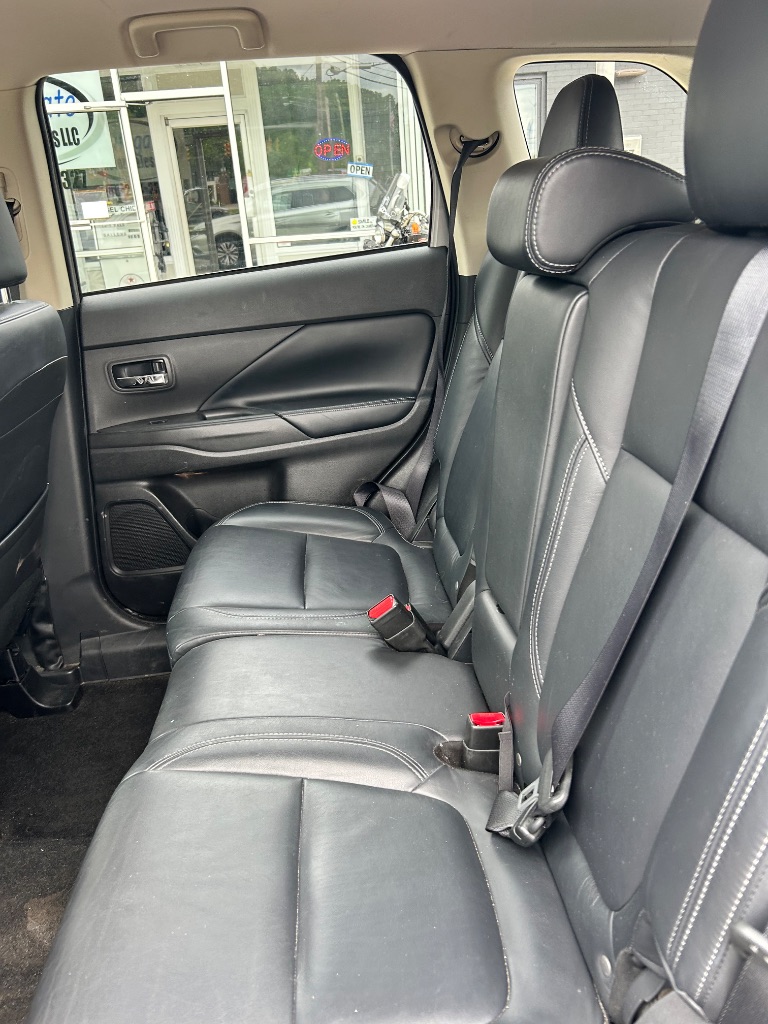 2020 Mitsubishi Outlander - $10,491