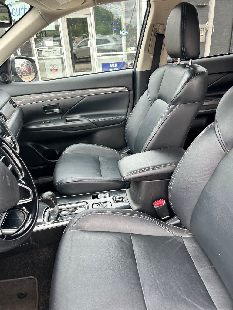2020 Mitsubishi Outlander - $10,491