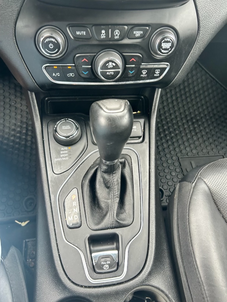2021 Jeep Cherokee - $17,991